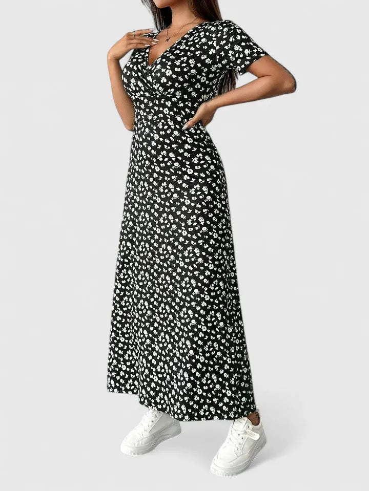 Yulivette | Sophisticated Maxi Dress Clara Monroe
