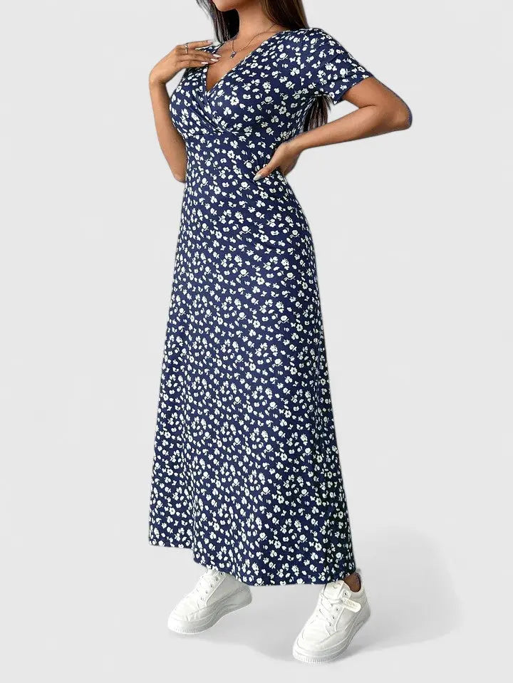 Yulivette | Sophisticated Maxi Dress Clara Monroe