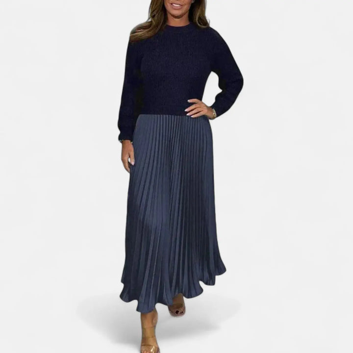 Claudia - Maxi dress with sweater and pleated skirt Clara Monroe