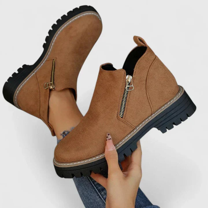 Thalyanna | Orthopedic Boots Clara Monroe